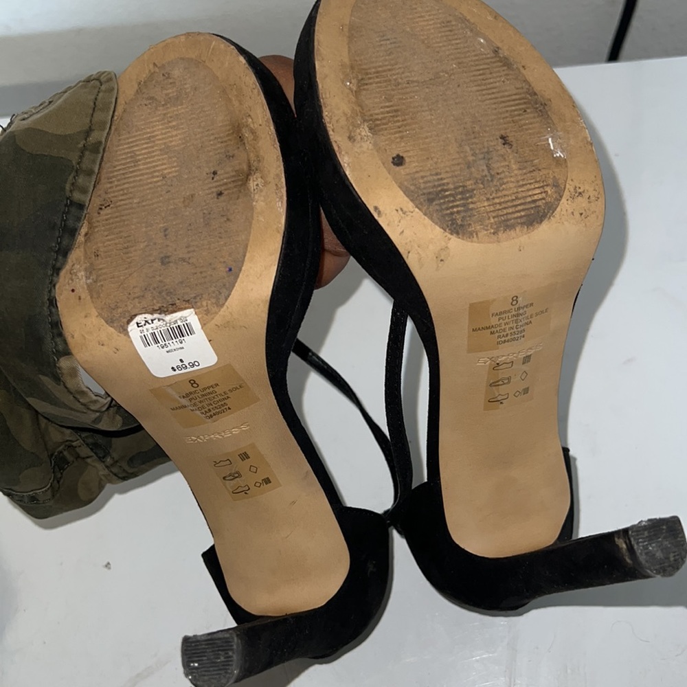 Express Heels - Picture 3 of 3